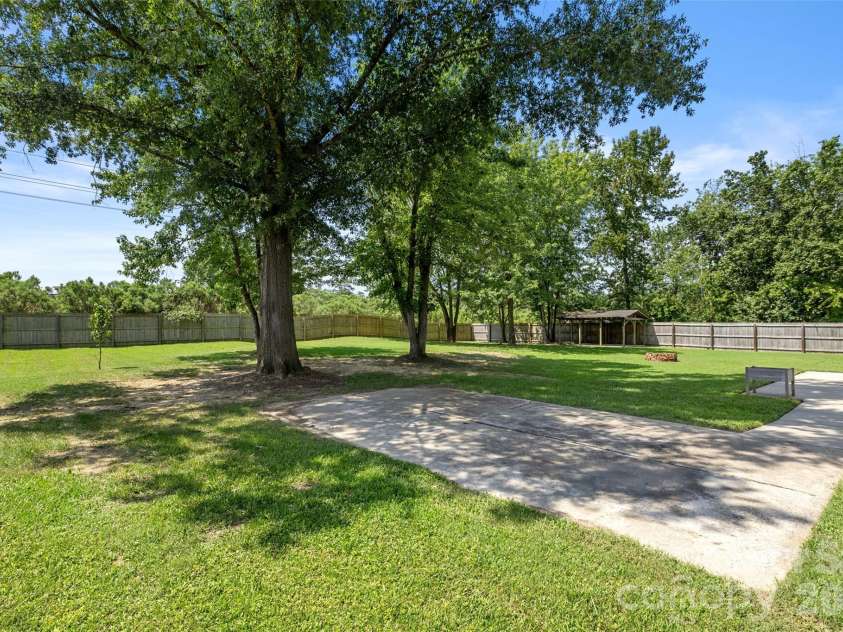 5013 Willow Run Drive, Monroe, NC 28110.  MLS# CAR4415730, YatesRealty ID 46832. 