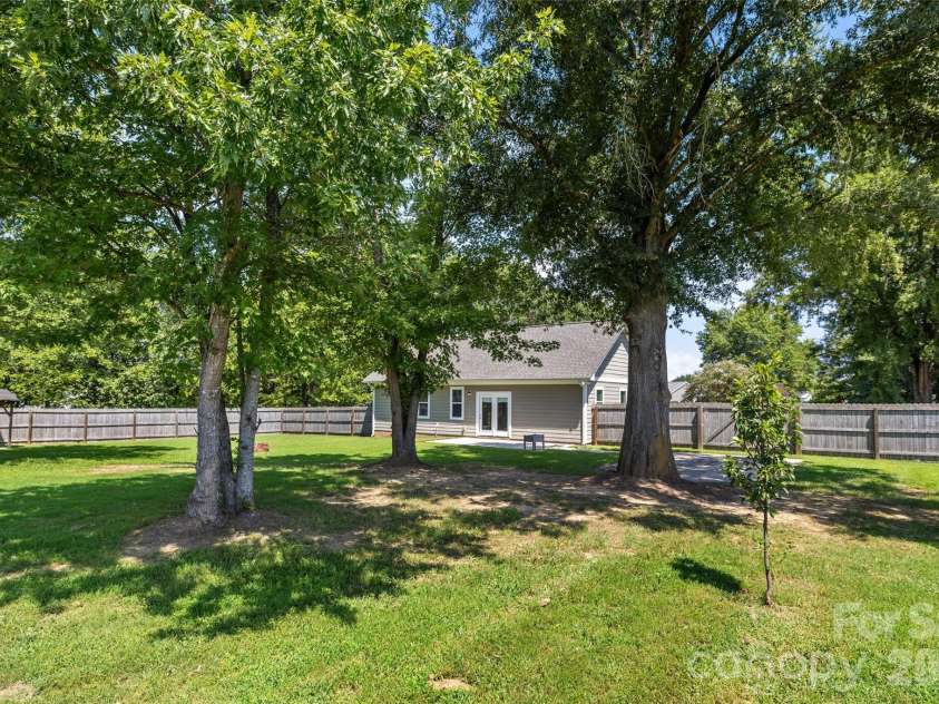 5013 Willow Run Drive, Monroe, NC 28110.  MLS# CAR4415730, YatesRealty ID 46832. 