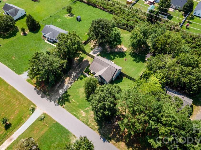 5013 Willow Run Drive, Monroe, NC 28110.  MLS# CAR4415730, YatesRealty ID 46832. 
