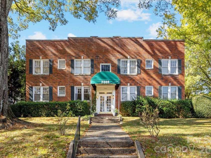 2300 Roswell Avenue, Charlotte, NC 28207.  MLS# CAR4416095, YatesRealty ID 46833. 