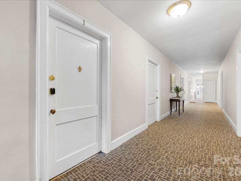 2300 Roswell Avenue, Charlotte, NC 28207.  MLS# CAR4416095, YatesRealty ID 46833. 