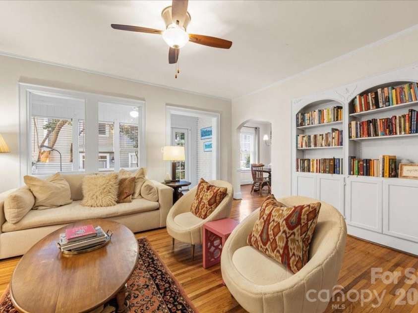 2300 Roswell Avenue, Charlotte, NC 28207.  MLS# CAR4416095, YatesRealty ID 46833. 