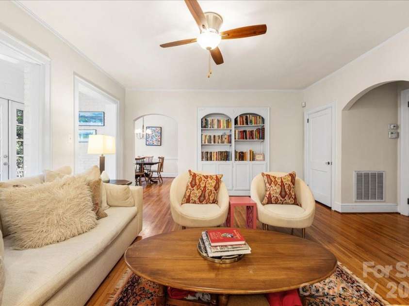 2300 Roswell Avenue, Charlotte, NC 28207.  MLS# CAR4416095, YatesRealty ID 46833. 