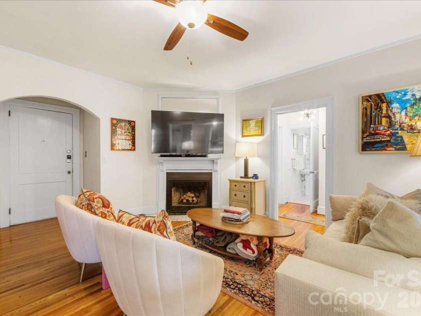 2300 Roswell Avenue, Charlotte, NC 28207.  MLS# CAR4416095, YatesRealty ID 46833. 