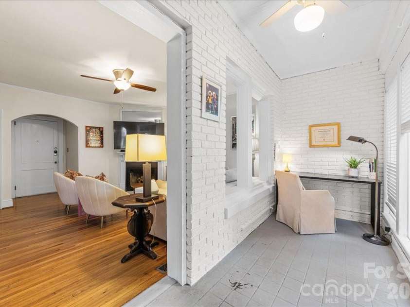 2300 Roswell Avenue, Charlotte, NC 28207.  MLS# CAR4416095, YatesRealty ID 46833. 