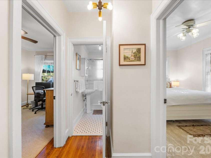 2300 Roswell Avenue, Charlotte, NC 28207.  MLS# CAR4416095, YatesRealty ID 46833. 