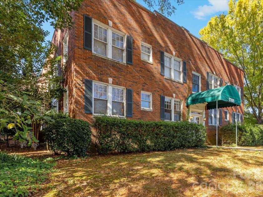 2300 Roswell Avenue, Charlotte, NC 28207.  MLS# CAR4416095, YatesRealty ID 46833. 