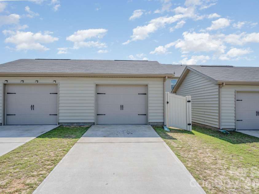 9453 Avery Lilac Lane, Indian Land, SC 29707.  MLS# CAR4412190, YatesRealty ID 46838. 