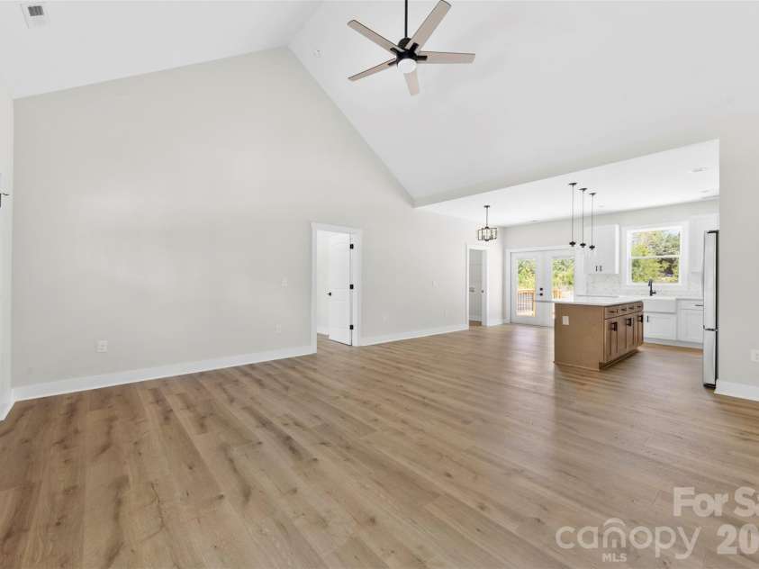 105 Darvee Road, Blacksburg, SC 29702.  MLS# CAR4412595, YatesRealty ID 46839. 