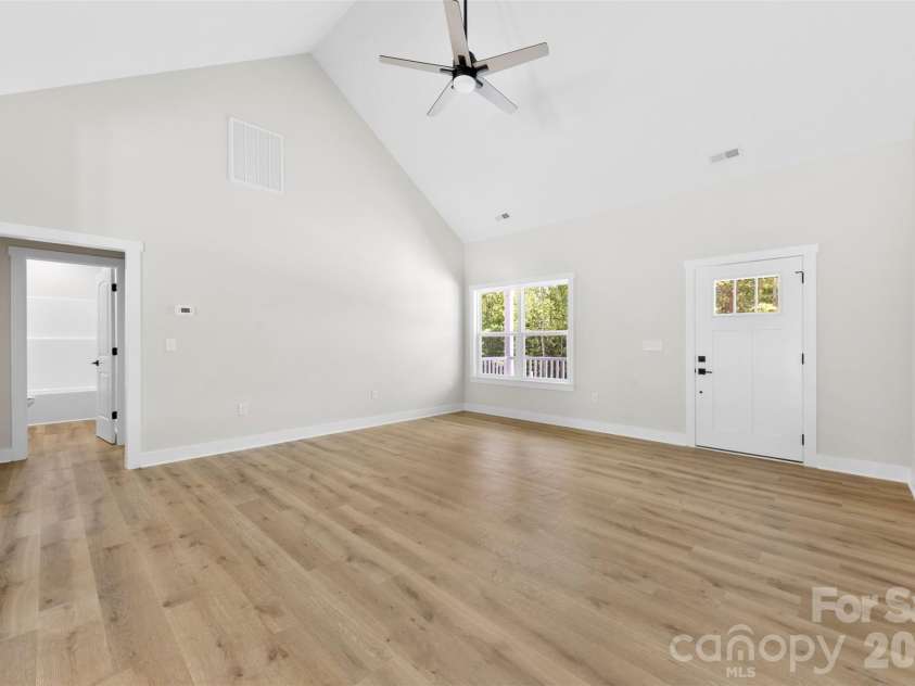 105 Darvee Road, Blacksburg, SC 29702.  MLS# CAR4412595, YatesRealty ID 46839. 