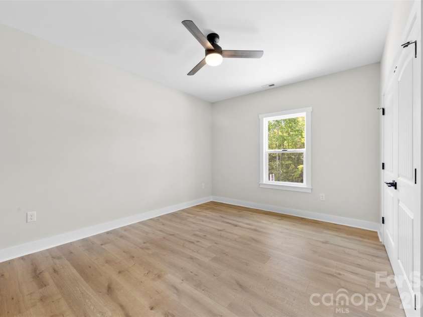 105 Darvee Road, Blacksburg, SC 29702.  MLS# CAR4412595, YatesRealty ID 46839. 