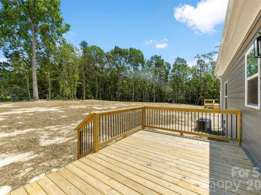 105 Darvee Road, Blacksburg, SC 29702.  MLS# CAR4412595, YatesRealty ID 46839. 