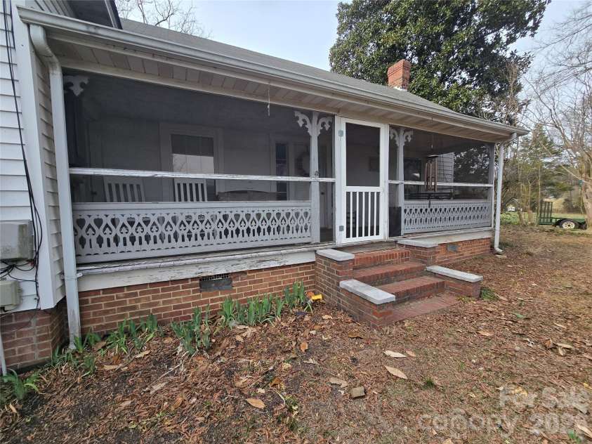 32547 Valley Drive, Albemarle, NC 28001.  MLS# CAR4358181, YatesRealty ID 4684. 