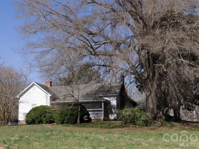 32547 Valley Drive, Albemarle, NC 28001.  MLS# CAR4358181, YatesRealty ID 4684. 