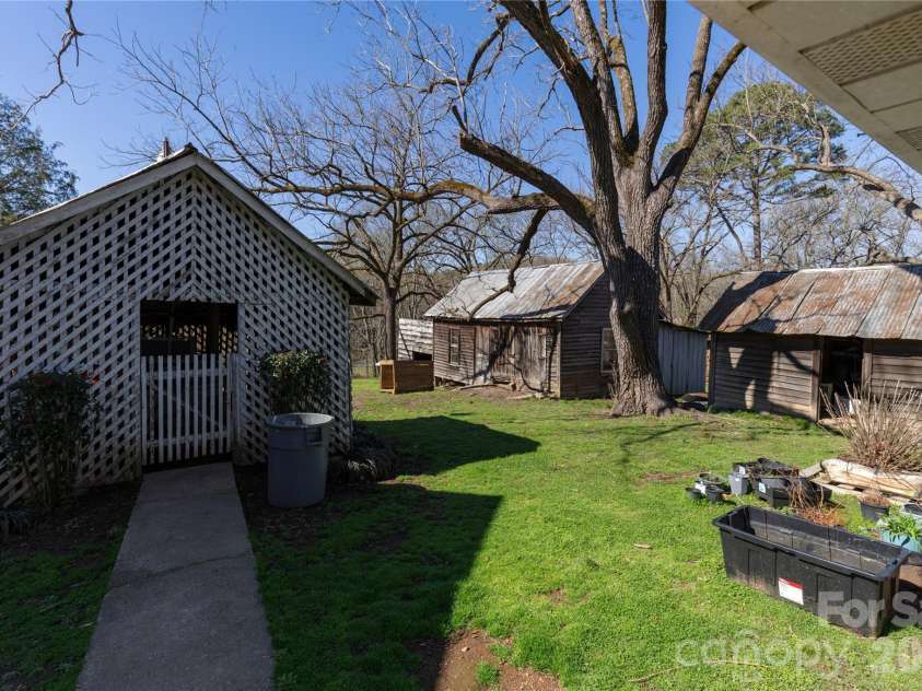 32547 Valley Drive, Albemarle, NC 28001.  MLS# CAR4358181, YatesRealty ID 4684. 