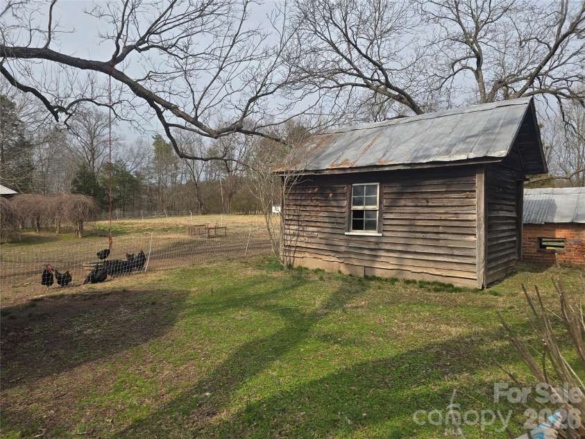 32547 Valley Drive, Albemarle, NC 28001.  MLS# CAR4358181, YatesRealty ID 4684. 