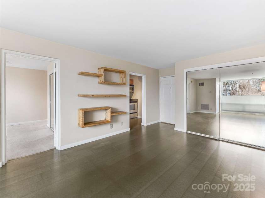 647 Town Mountain Road, Asheville, NC 28804.  MLS# CAR4225547, YatesRealty ID 4684. 