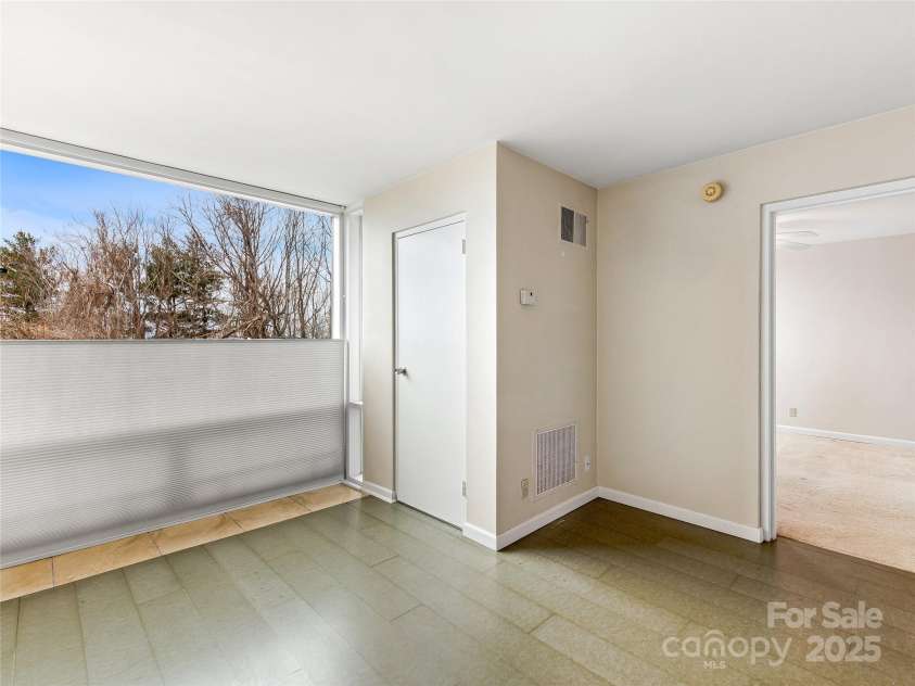 647 Town Mountain Road, Asheville, NC 28804.  MLS# CAR4225547, YatesRealty ID 4684. 