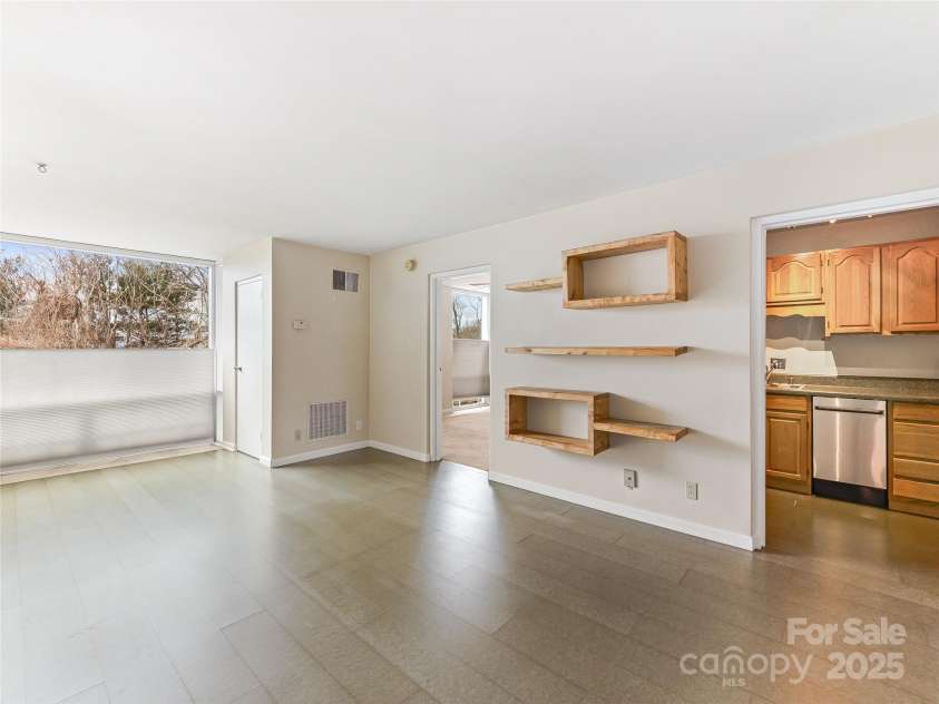 647 Town Mountain Road, Asheville, NC 28804.  MLS# CAR4225547, YatesRealty ID 4684. 