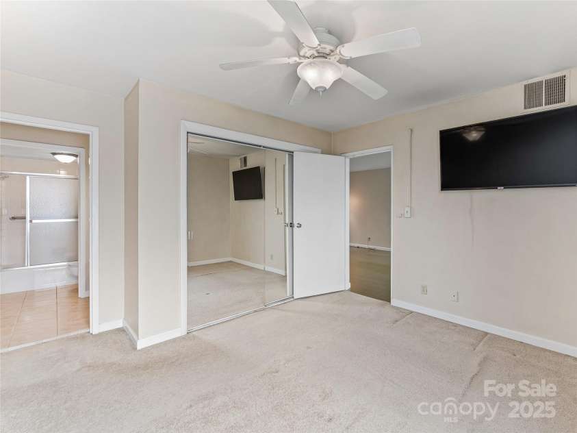 647 Town Mountain Road, Asheville, NC 28804.  MLS# CAR4225547, YatesRealty ID 4684. 