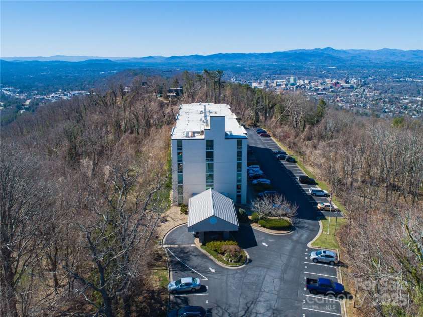 647 Town Mountain Road, Asheville, NC 28804.  MLS# CAR4225547, YatesRealty ID 4684. 