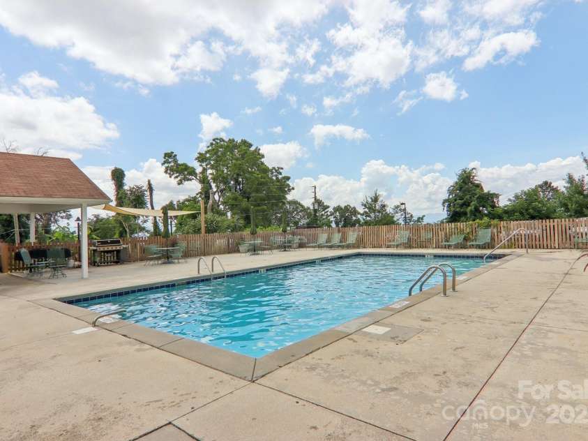 647 Town Mountain Road, Asheville, NC 28804.  MLS# CAR4283358, YatesRealty ID 4684. Top of the world