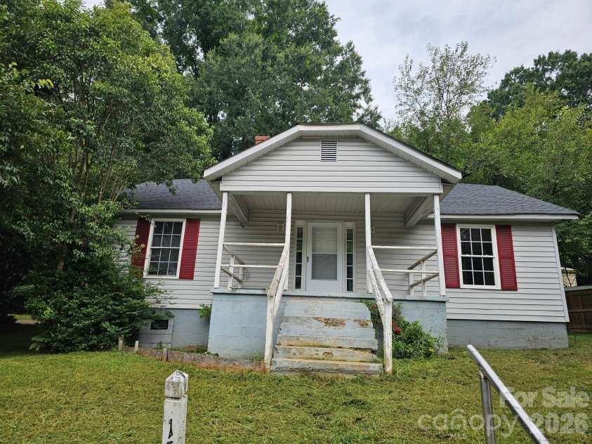 152 Winecoff Avenue, Concord, NC 28025.  MLS# CAR4416785, YatesRealty ID 46841. 