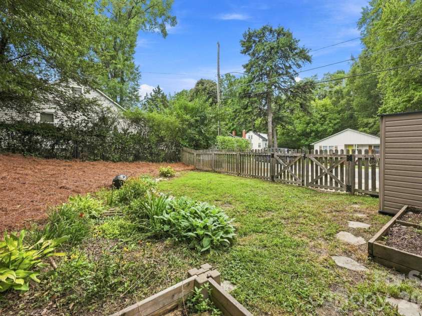 146 Mock Road, Davidson, NC 28036.  MLS# CAR4416628, YatesRealty ID 46842. 