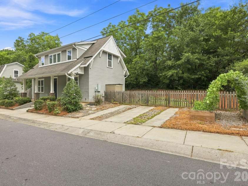 146 Mock Road, Davidson, NC 28036.  MLS# CAR4416628, YatesRealty ID 46842. 