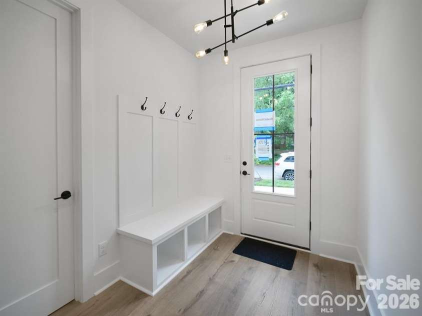 2516 Park Rose Lane, Charlotte, NC 28204.  MLS# CAR4414329, YatesRealty ID 46843. 