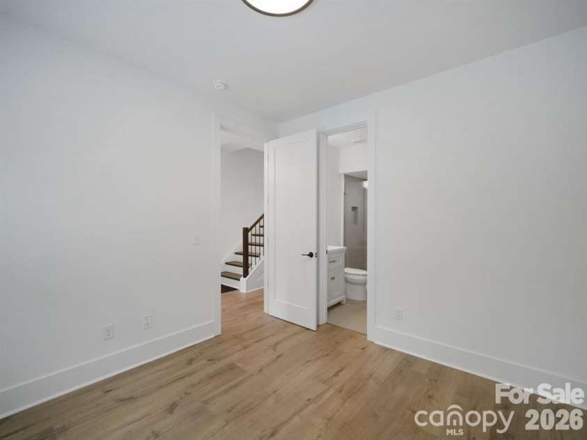 2516 Park Rose Lane, Charlotte, NC 28204.  MLS# CAR4414329, YatesRealty ID 46843. 