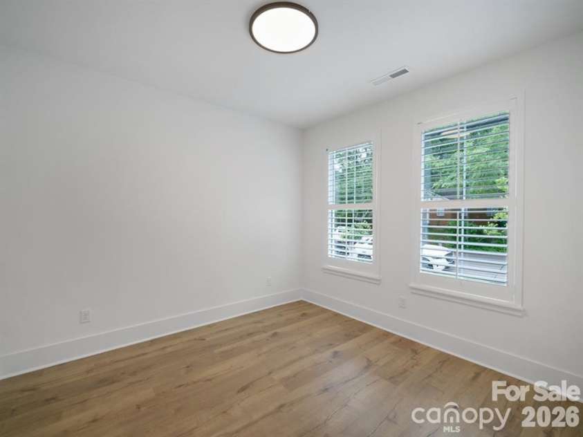 2516 Park Rose Lane, Charlotte, NC 28204.  MLS# CAR4414329, YatesRealty ID 46843. 