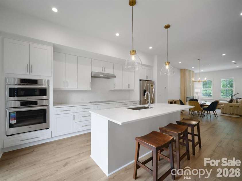 2516 Park Rose Lane, Charlotte, NC 28204.  MLS# CAR4414329, YatesRealty ID 46843. 