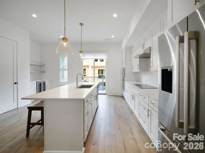 2516 Park Rose Lane, Charlotte, NC 28204.  MLS# CAR4414329, YatesRealty ID 46843. 
