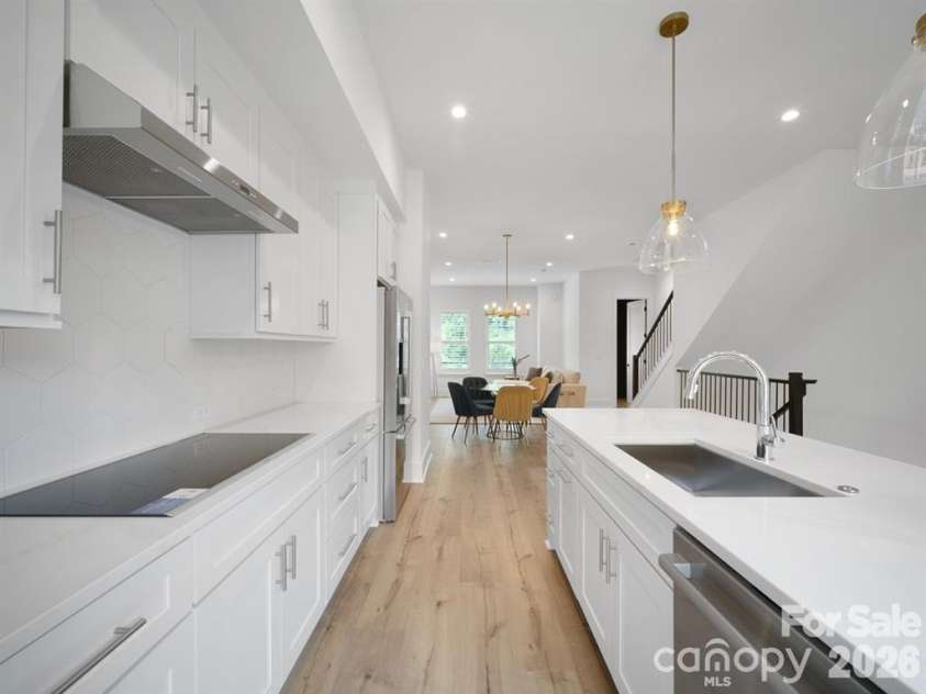 2516 Park Rose Lane, Charlotte, NC 28204.  MLS# CAR4414329, YatesRealty ID 46843. 