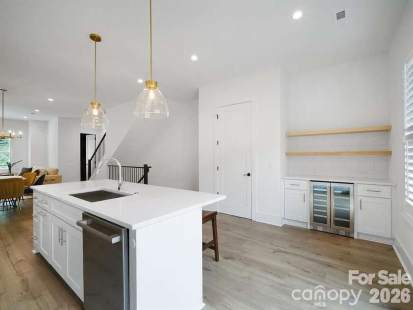2516 Park Rose Lane, Charlotte, NC 28204.  MLS# CAR4414329, YatesRealty ID 46843. 