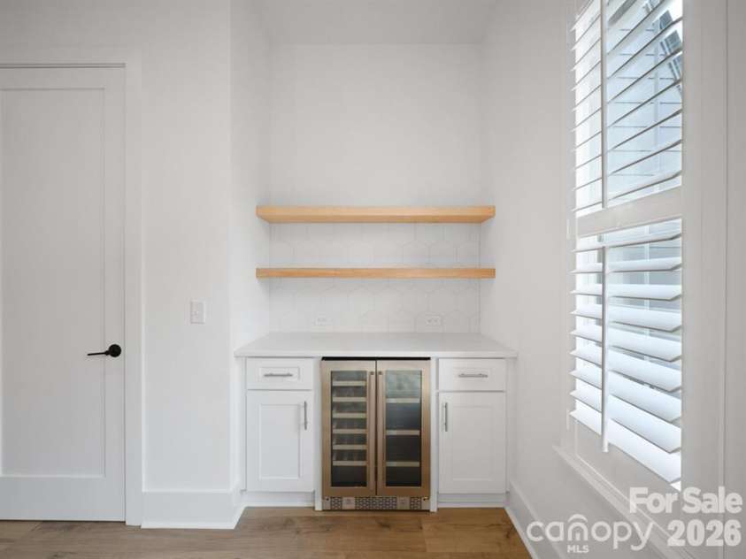 2516 Park Rose Lane, Charlotte, NC 28204.  MLS# CAR4414329, YatesRealty ID 46843. 