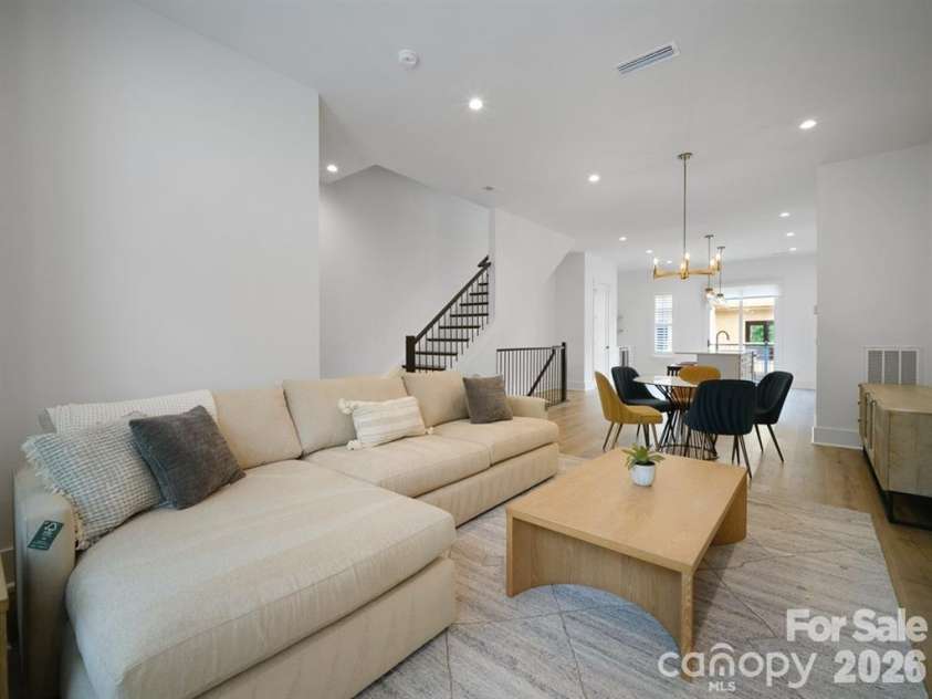 2516 Park Rose Lane, Charlotte, NC 28204.  MLS# CAR4414329, YatesRealty ID 46843. 