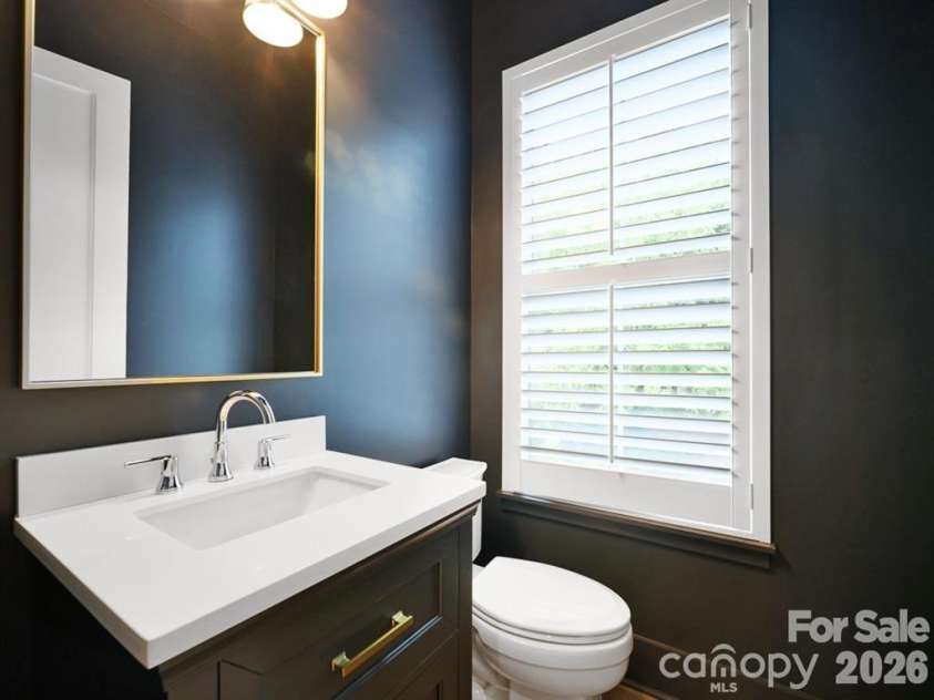2516 Park Rose Lane, Charlotte, NC 28204.  MLS# CAR4414329, YatesRealty ID 46843. 