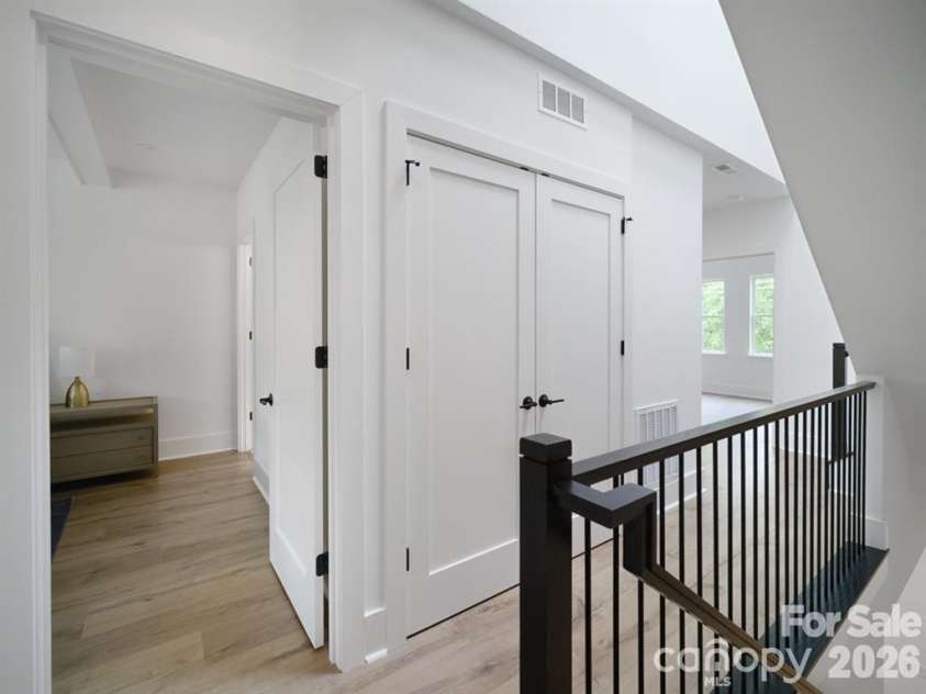 2516 Park Rose Lane, Charlotte, NC 28204.  MLS# CAR4414329, YatesRealty ID 46843. 