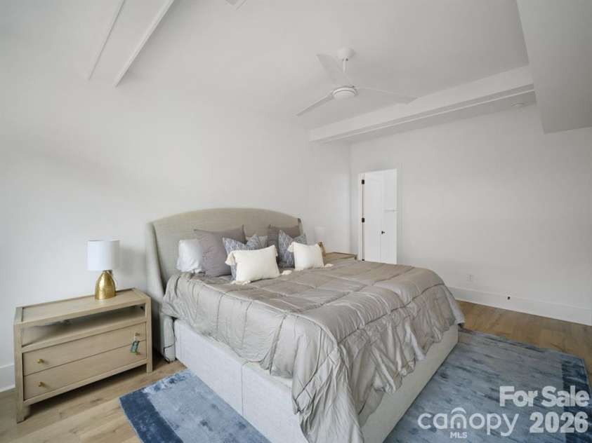 2516 Park Rose Lane, Charlotte, NC 28204.  MLS# CAR4414329, YatesRealty ID 46843. 