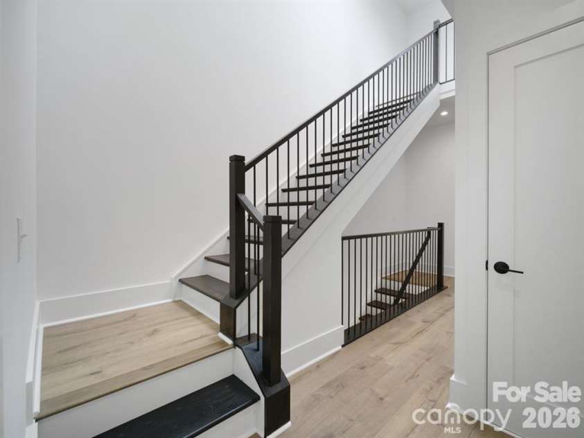 2516 Park Rose Lane, Charlotte, NC 28204.  MLS# CAR4414329, YatesRealty ID 46843. 