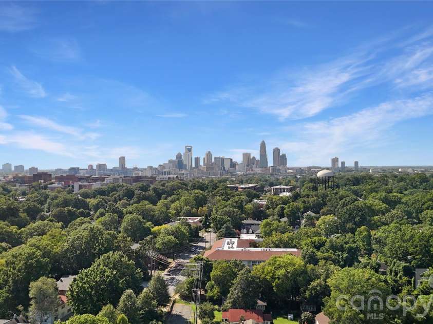 2516 Park Rose Lane, Charlotte, NC 28204.  MLS# CAR4414329, YatesRealty ID 46843. 