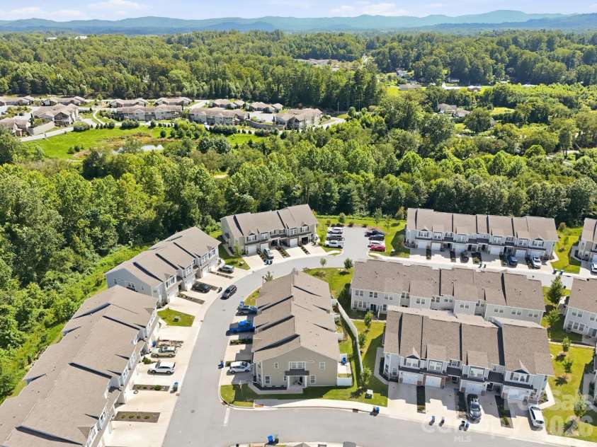 198 Creekview Road, Hendersonville, NC 28792.  MLS# CAR4417251, YatesRealty ID 46844. 