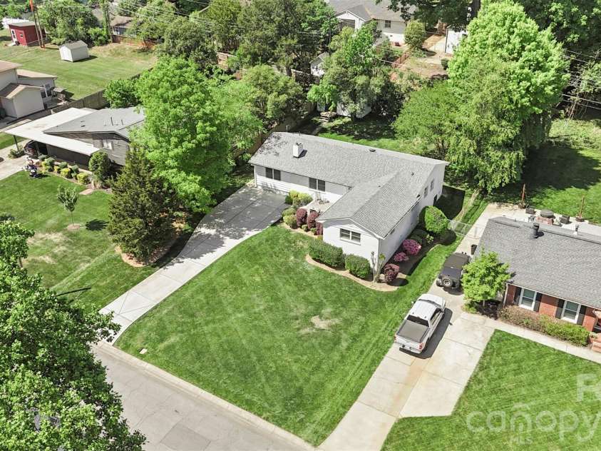 5322 Baker Drive, Charlotte, NC 28210.  MLS# CAR4368861, YatesRealty ID 46846. 