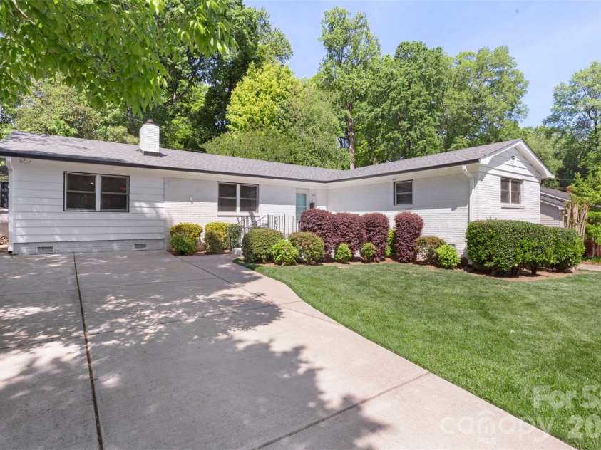 5322 Baker Drive, Charlotte, NC 28210.  MLS# CAR4368861, YatesRealty ID 46846. 