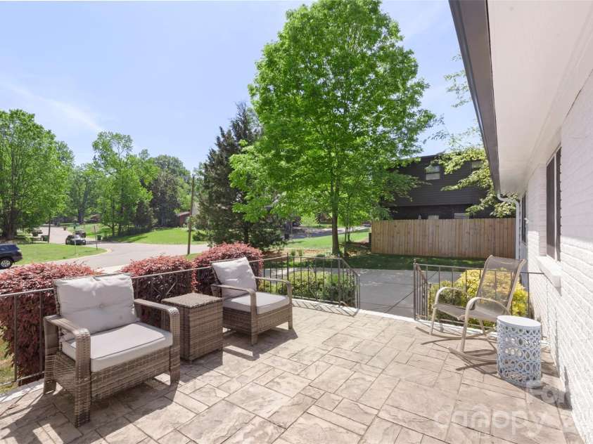 5322 Baker Drive, Charlotte, NC 28210.  MLS# CAR4368861, YatesRealty ID 46846. 