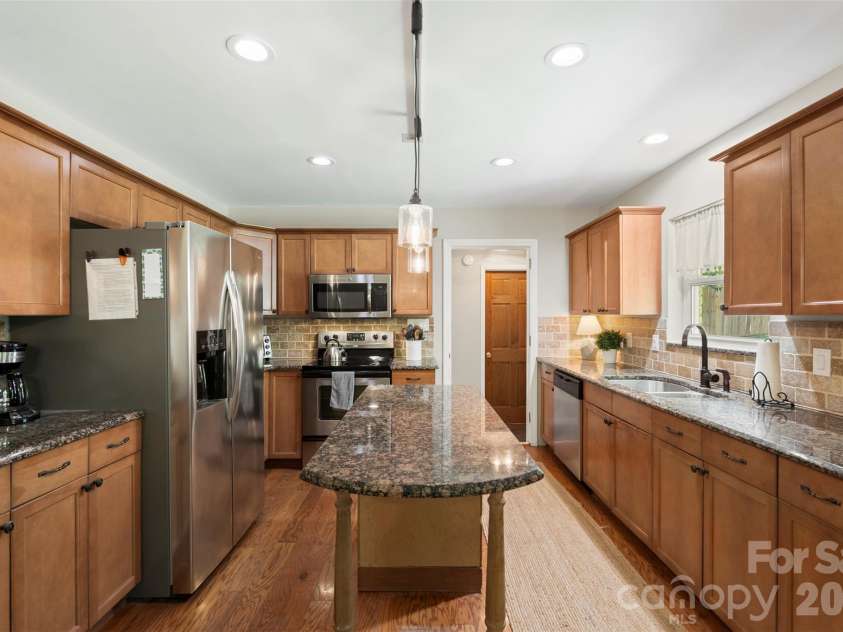 5322 Baker Drive, Charlotte, NC 28210.  MLS# CAR4368861, YatesRealty ID 46846. 