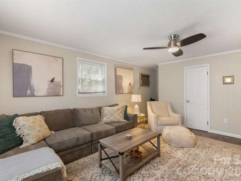 5322 Baker Drive, Charlotte, NC 28210.  MLS# CAR4368861, YatesRealty ID 46846. 