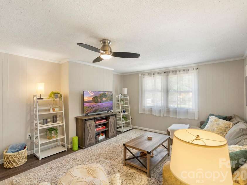 5322 Baker Drive, Charlotte, NC 28210.  MLS# CAR4368861, YatesRealty ID 46846. 